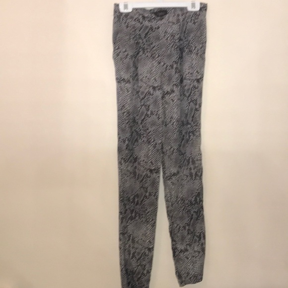 💕2/$20💕Babaton 100% Silk Snakeskin Print Pant - Picture 2 of 12